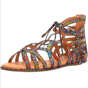 Kenneth Cole break my heart 💔 gladiator Sandals